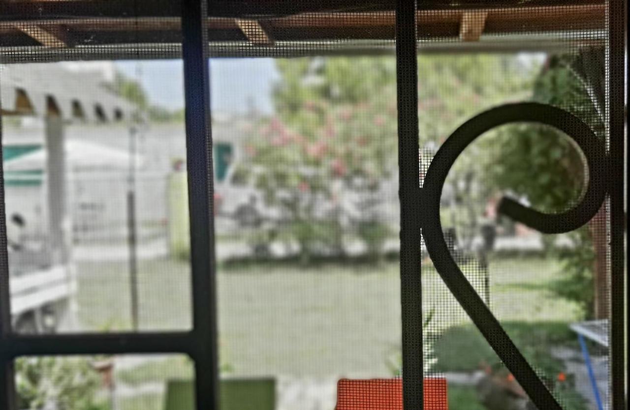 Kolonia E Artistave Apartment เวลิโปเยอ ภายนอก รูปภาพ